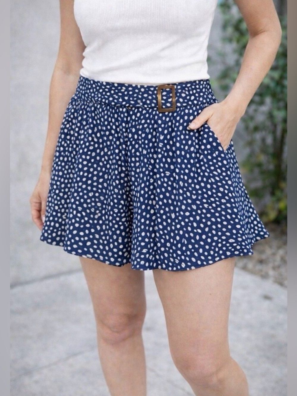 TUCKERNUCK Moon River Navy Blue White Polka Dot Flowy Belted Shorts XS NWT